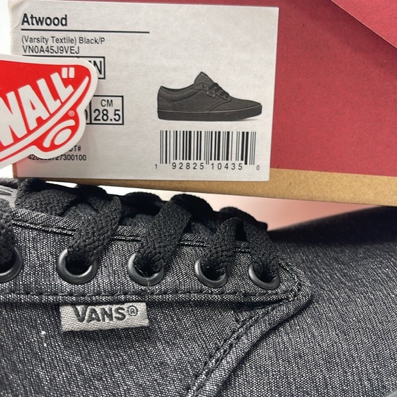 Vans WMNS Atwood
(Varsity Textile) Black/Pewter
VN0A45J9VEJ
Sneakers - Picture 16 of 16